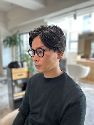 アッシュブラックマッシュパー韓国ヘアかき上げニュアンスパーマ
