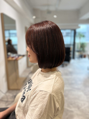 20代30代40代◎チェリーブラウンで艶感たっぷりの上品ボブ