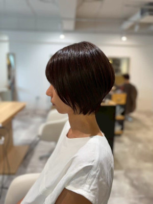 横顔が綺麗に見える骨格に合わせたショートヘア
