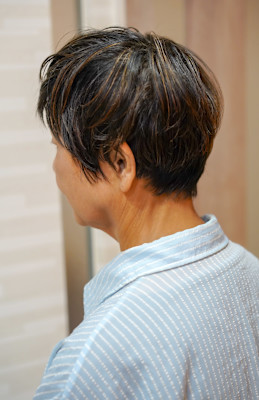 【70代】首元すっきり大人のこなれ感コンパクトショート