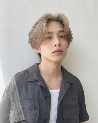 韓国風ハイトーンセンターパート×ニュアンスパーマ
