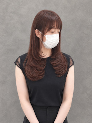 大人っぽさ・抜け感・深みボルドーカラーとレイヤースタイル
