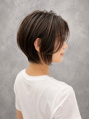 横顔美人☆大人のくびれショート