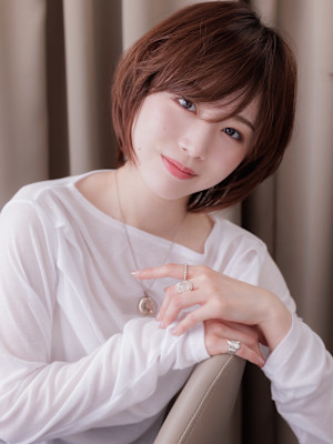 斜めバング大人美人小顔ウルフショートレイヤーボブ20代30代