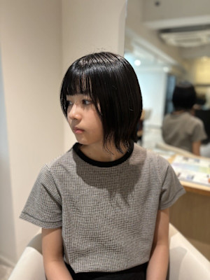 20代30代40代◎似合わせ黒髪軽やかレイヤーで動きを出した