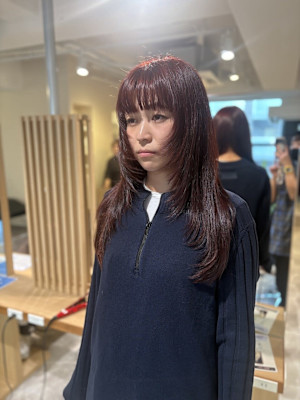 ブリーチなしダブルカラーで艶感レッド×顔まわりレイヤー