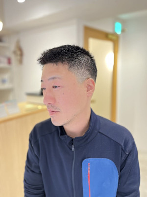 ソフトモヒカン短髪メンズフェードベリーショート