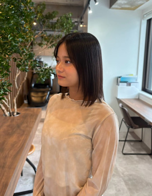 艶めくナチュラルストレート
