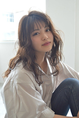 大人可愛い20代30代40代前髪パーマグレーベージュレイヤー