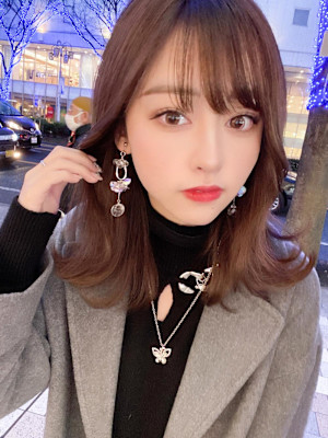 軽さと動きを出した大人かわいいくびれ レイヤー