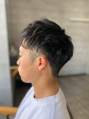MEN'S HAIRアッシュブラック波巻き束感ショートマッシ