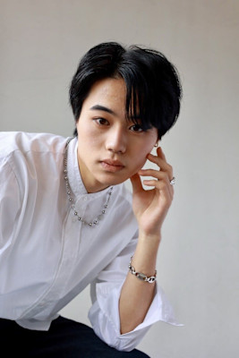MEN'SHAIR束感ショートアッシュブラック波巻きマッシュ