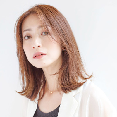 艶ブラウンの大人レイヤーミディ