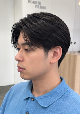 刈り上げセンターパートメンズビジネスヘア