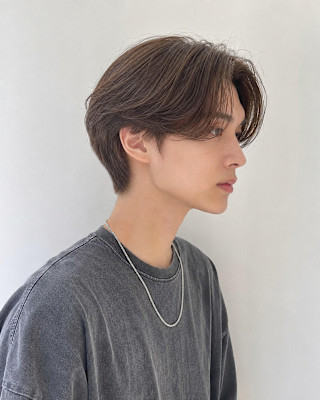 毛流れセンターパート×ニュアンスパーマで好印象