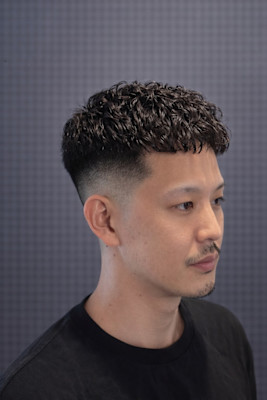 濡れパン×スキンフェードで創る、唯一無二の剛毛補正スタイル