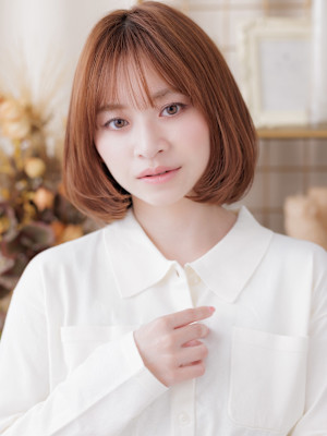 艶髪ピンクミルクティーベージュブリーチなし前下がりボブ