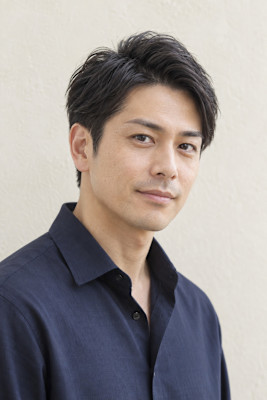 大人アップバング×ビジネスショート