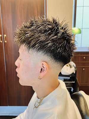 【20代 男性】スパイキーフェードツーブロック