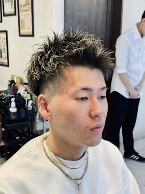 【20代 男性】スパイキーフェードツーブロック