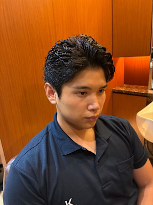 刈り上げないフェザーショート