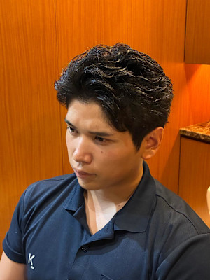 刈り上げないフェザーショート