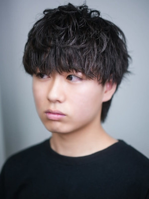 ニュアンスパーマ マッシュ 黒髪ショート メンズパーマ
