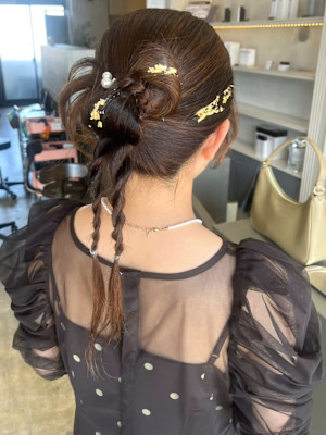 ヘアセット 結婚式アレンジ カチモリ お団子 編み下ろし
