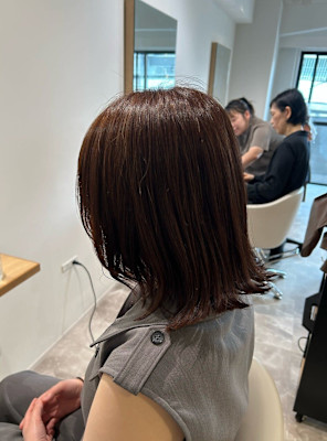 レイヤーカットボブグレージュタッセルボブレイヤーボブ