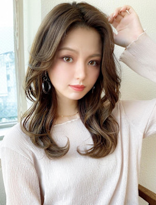 エアリーな揺れ感が魅力のラフウェーブ