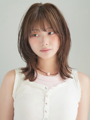 ミディアムレイヤー/前髪/顔まわりレイヤー/20代/30代