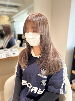 レイヤーカットミルクティーベージュセミロングミディアム