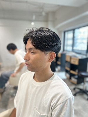 センターパートフェザーパーマツイストパーマツーブロック