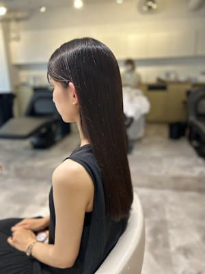 セミロング天使の羽バンググレージュ艶髪ロング髪質改善
