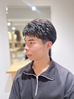 アップバングメンズマッシュツーブロックニュアンスパーマ