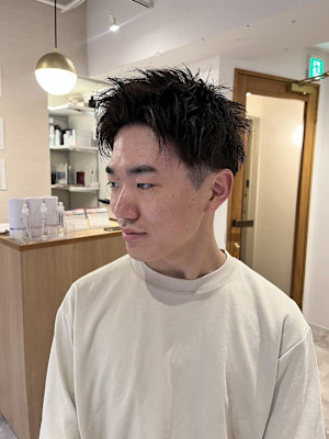 短髪アップバングツーブロックマッシュツイストパーマツイスパ