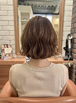 絶妙にくびれた毛先が揺れる外ハネボブ【484スタイル】