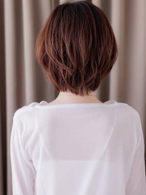 斜めバング大人美人小顔ウルフショートレイヤーボブ20代30代