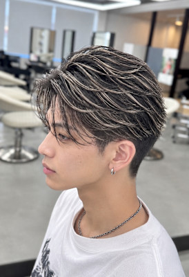 毛流れメッシュで魅せる大人のメッシュフェザーパーマ