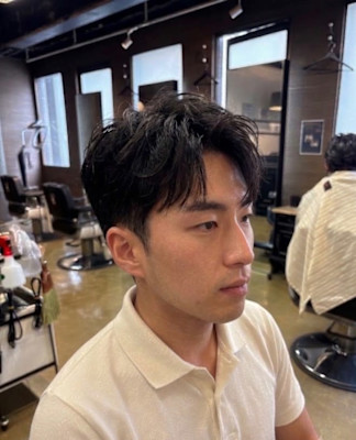 サイドパートローフェードミドルフェード無造作ヘアナードヘアツ