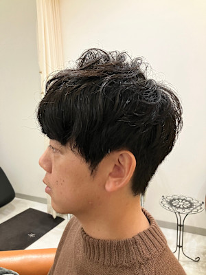 クセ毛を活かした大人のナチュラルショート