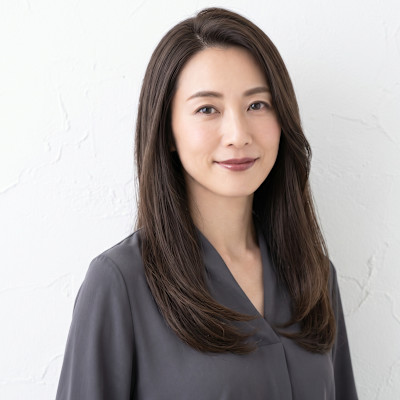 40代向け★秋色ソフトアッシュの丸み艶ロング