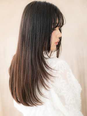 黒髪ハッシュカット艶感ストレートレイヤーロング30代40代