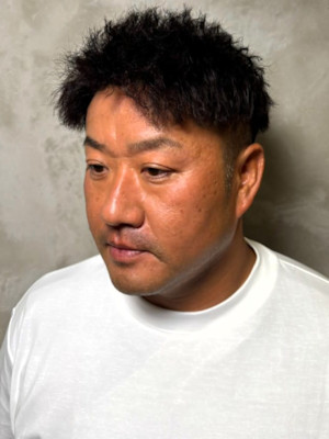 ツイストスパイキー フェード メンズショート 刈り上げ