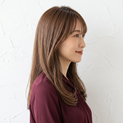 大人可愛いマロンベージュ×秋のツヤレイヤーセミロング