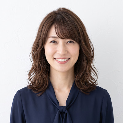 【40代】大人可愛いエアリーミディアムレイヤー/白髪対策
