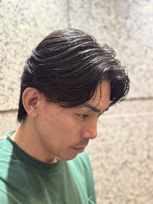 襟足あり毛流れスタイル