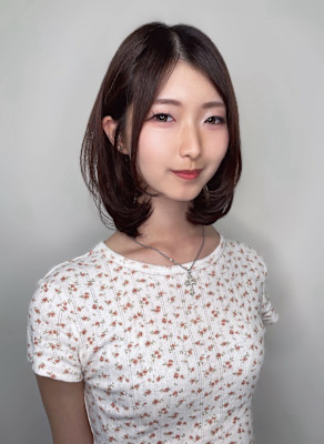 上品ツヤ感◎ダークショコラ×外ハネミディアムロブ