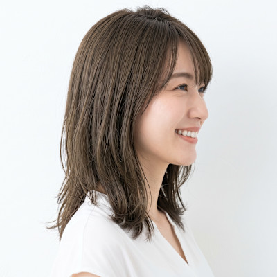【30代】小顔ヘルシー/シースルーバングのレイヤーミディ