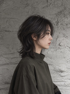 船橋・吉kici｜横顔を包むミディアムウルフ